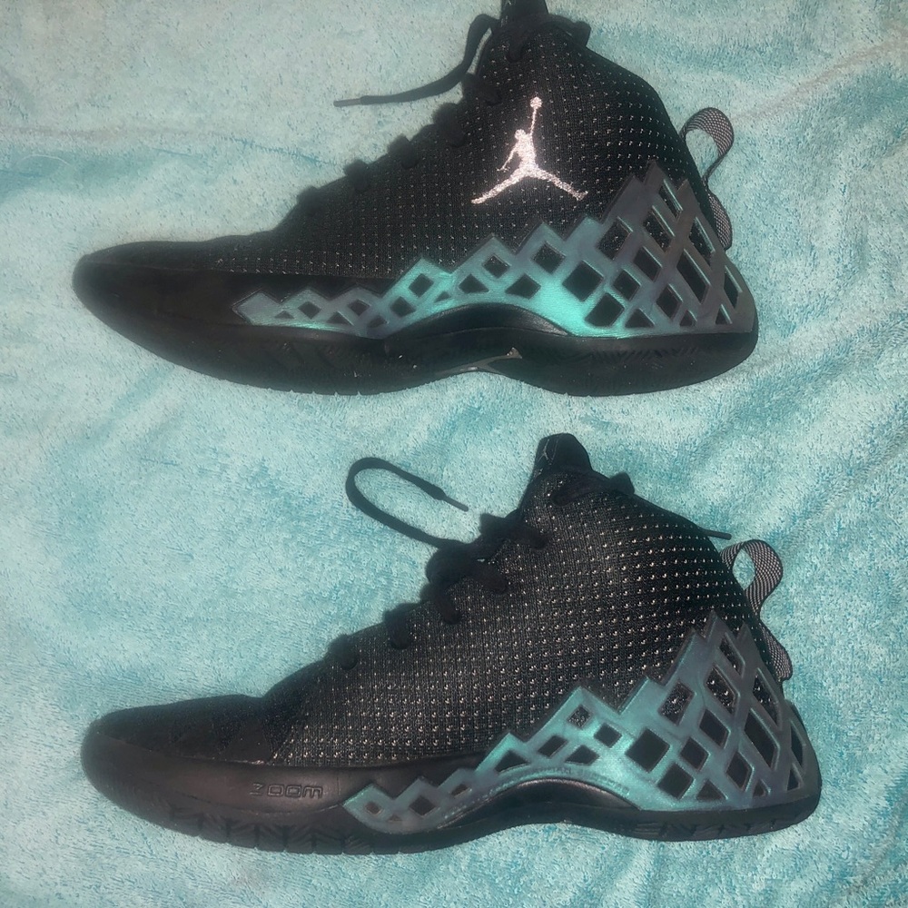 Jordan Team Diamond Mid Iridescent